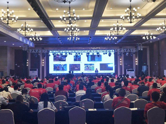 “超美微挖”现身2018微挖峰会，江山智能微挖出口过万台