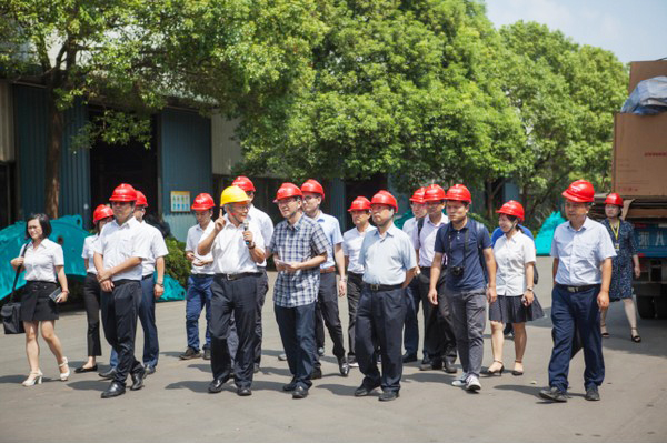 商务部合作司刘民强副司长一行调研江山智能