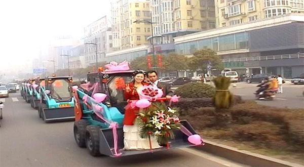 谁说机械都冰凉？这款会跳舞的滑移明明就是周到奔放的！