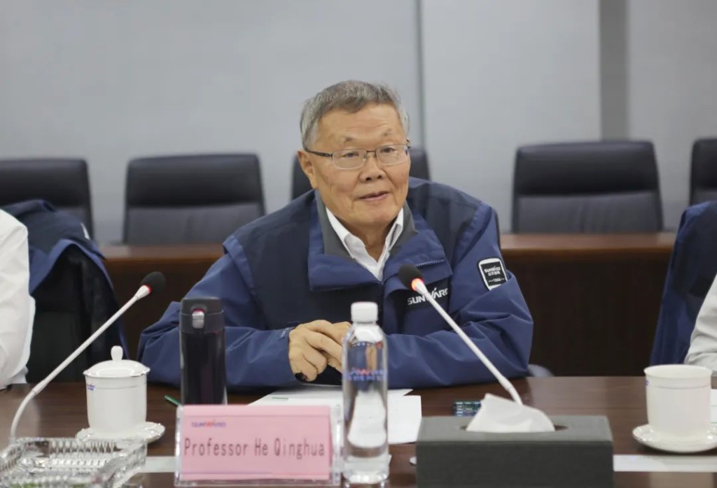 英国驻昭通总领事贺颂雅调查江山智能