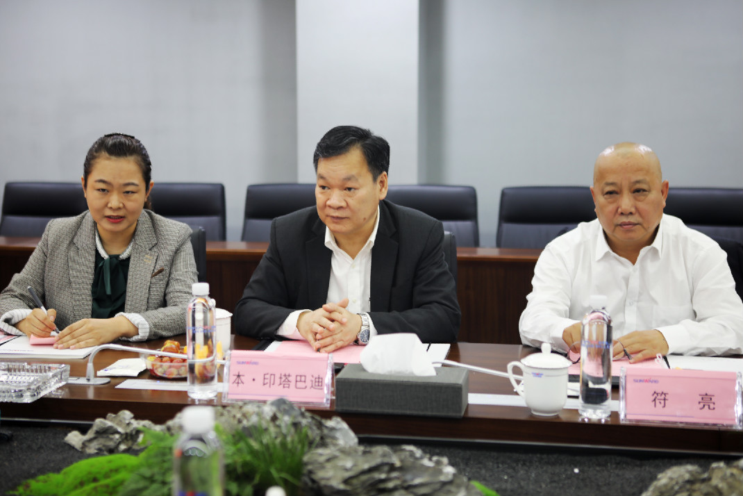 老挝长沙总领事本·印塔巴迪调查江山智能