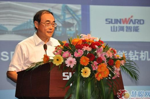 慧聪网——江山智能双动力头强力多职能钻机工法钻研会进行