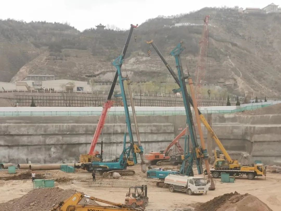 金戈铁马工程路 风雨无阻选江山