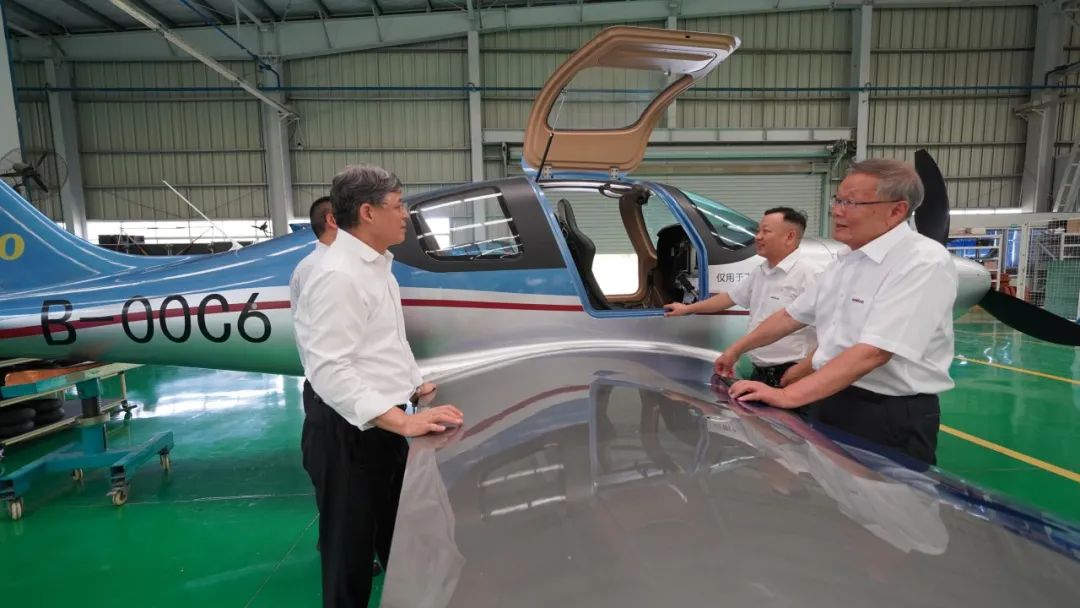 中国民用航空局总工程师殷时军率队调查调研江山科技