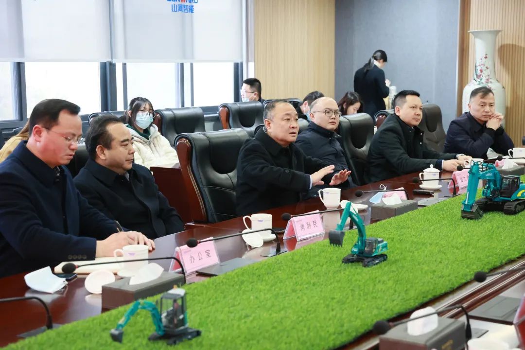 张庆红调研江山智能