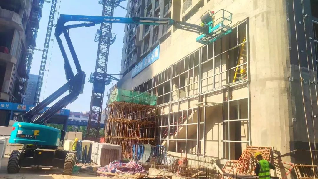 正式“上岗”！江山智能首台电动曲臂式高空作业平台入驻华南市场
