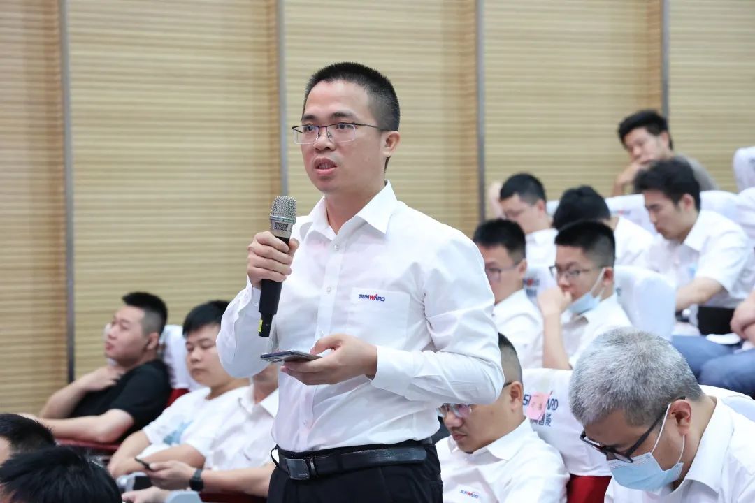 创新引领，智造未来！“2022院士专家长沙杏妆高端设备高质量发展钻研会隆沉进行