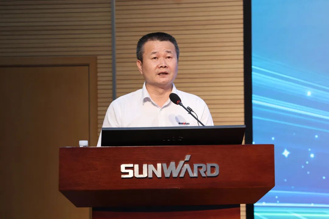 凝心聚力奋力拼搏，向高质量发展交出杰出答卷！江山智能召开整个干部大会