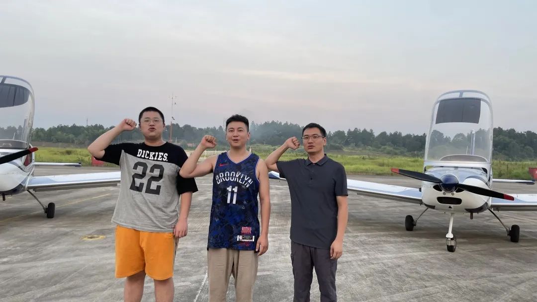 冲上云霄！湖南江山通航学员成功单飞