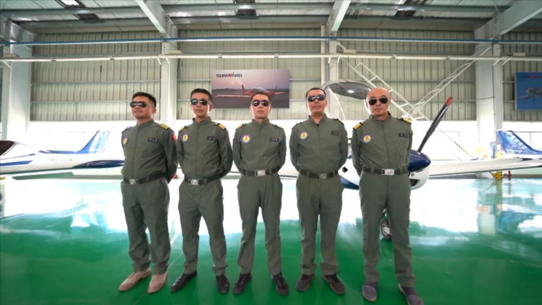 20220905101842_57481 空中着花、大坡度回旋、俯冲跃升……看江山飞行表演队炫技2022湖南航展动态展