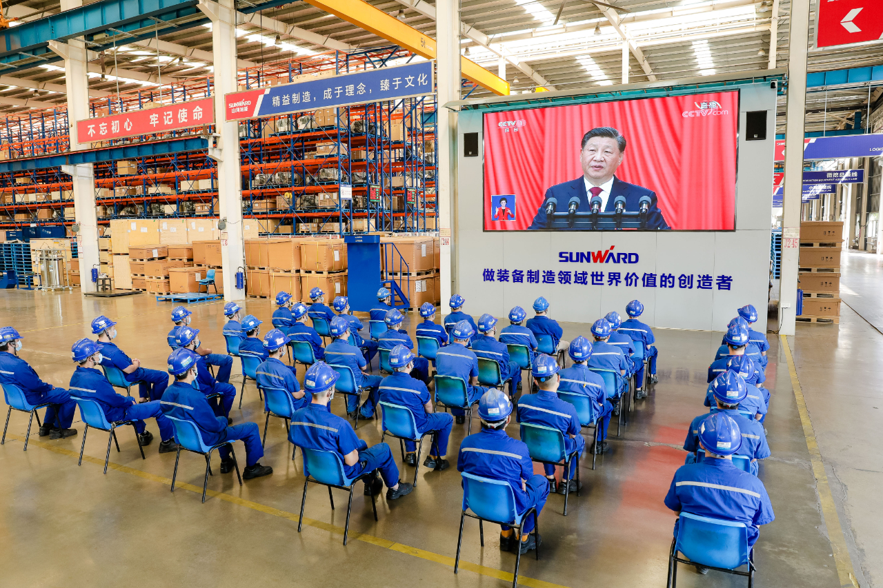 振奋人心！江山智能党员干部集中收看党的二十大开幕会盛况