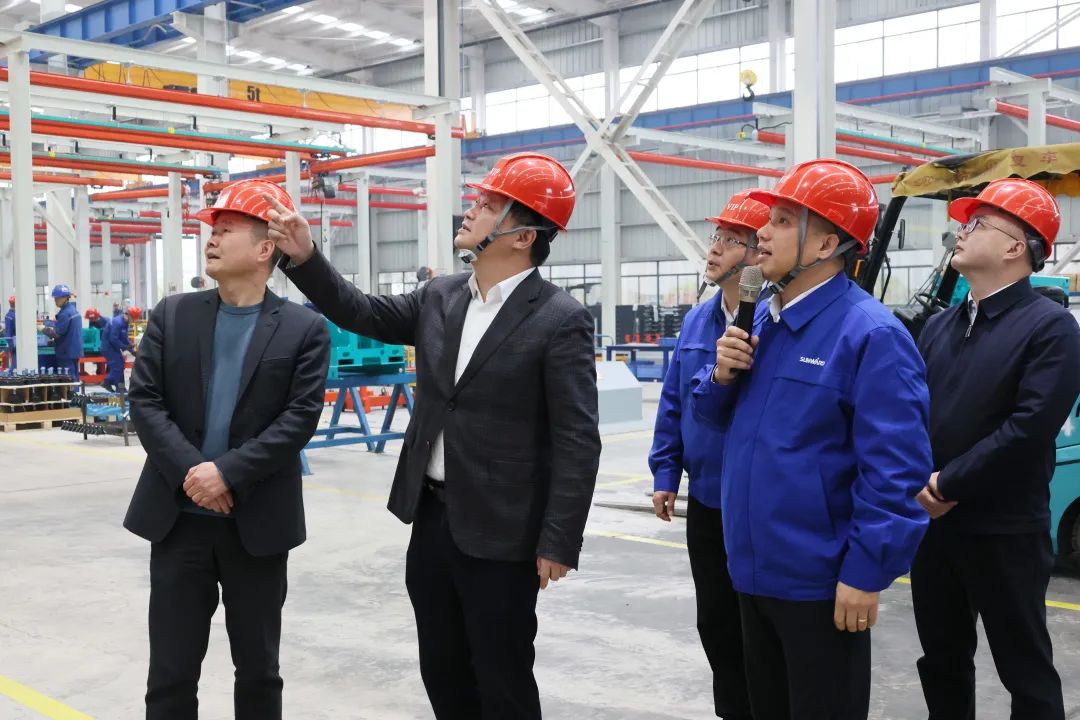 付旭明慰问江山智能市三八红旗手并督导安全出产工作