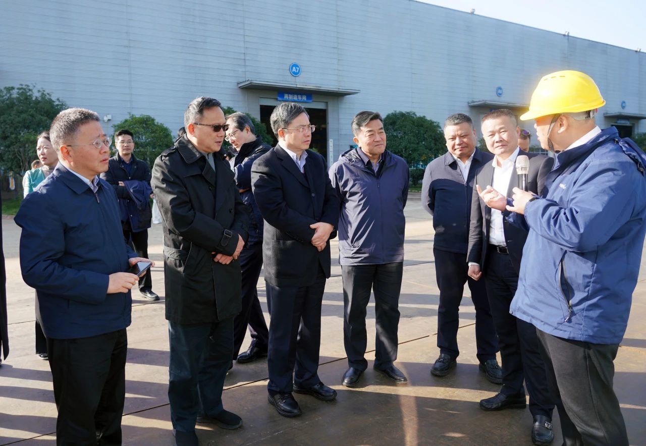 聚焦设备再造作！上海市政协副主席、党组副书记肖贵玉带队调研江山智能