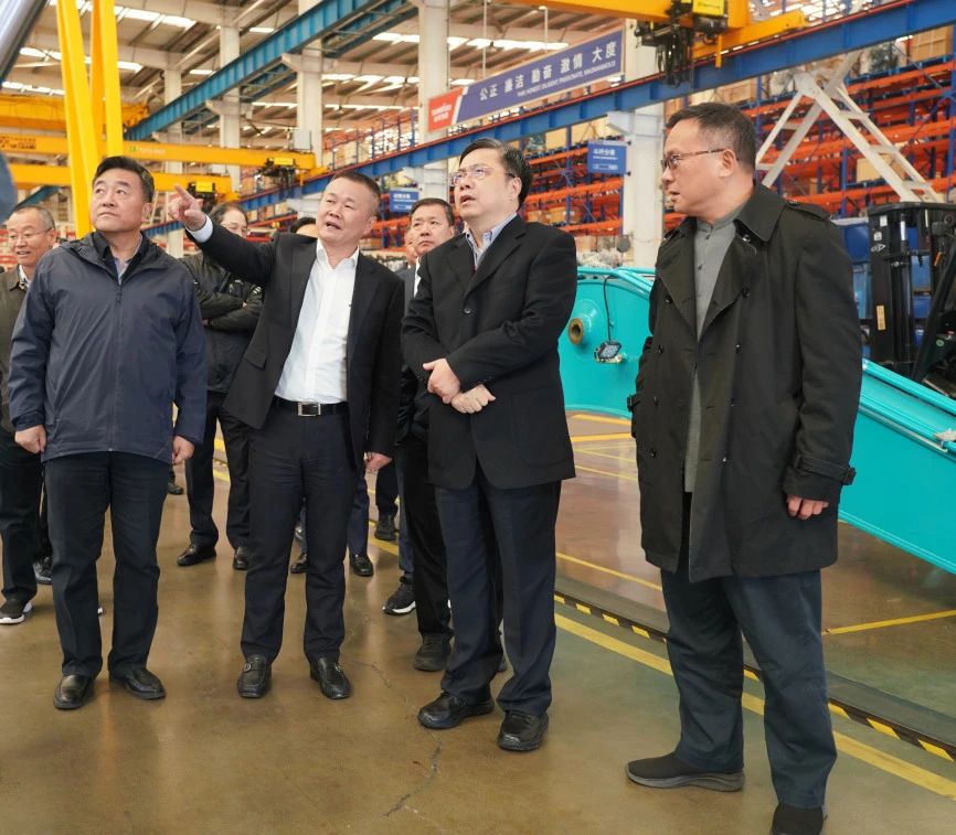 聚焦设备再造作！上海市政协副主席、党组副书记肖贵玉带队调研江山智能