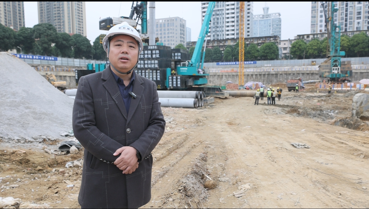 “绿巨人”显神威!江山智能引孔式静力压桩机助建“绿城”嘉峪关民生项目