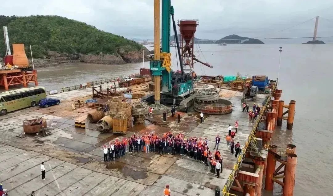 全面得胜!江山智能超等旋挖钻机圆满实现甬舟铁路西堠门公铁两用大桥桩基施工工作