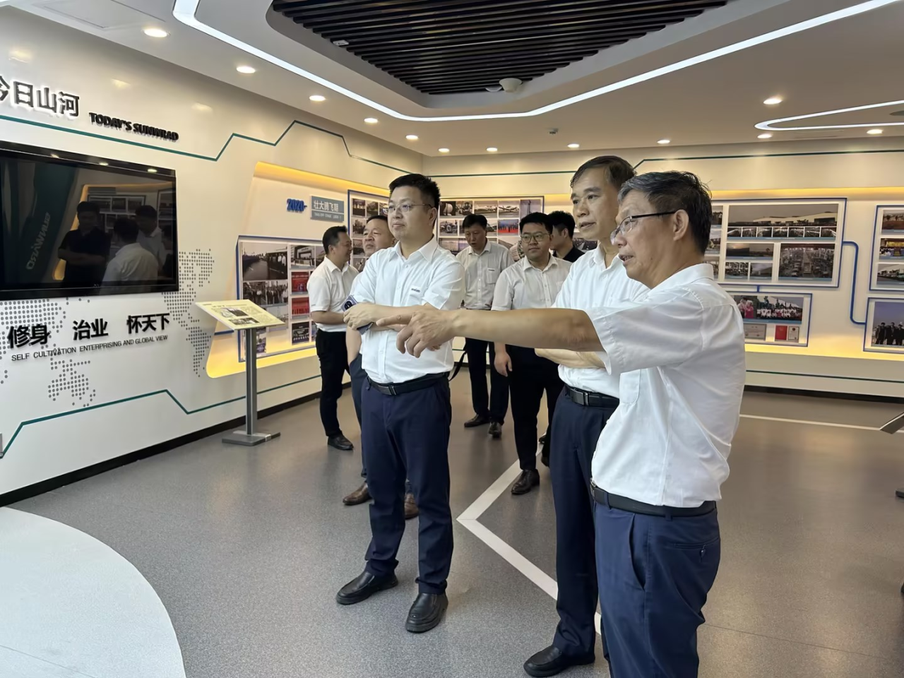 深入互换合作!昭通港李明忠副总经理率队莅临江山智能调查互换!