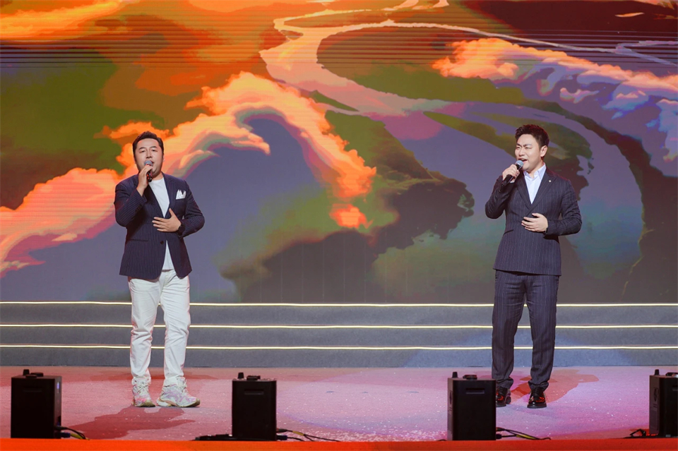 创新引领价值 梦想成就未来——庆祝江山智能成立25周年赞美大会暨文艺晚会隆沉进行