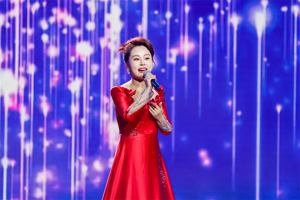 创新引领价值 梦想成就未来——庆祝江山智能成立25周年赞美大会暨文艺晚会隆沉进行