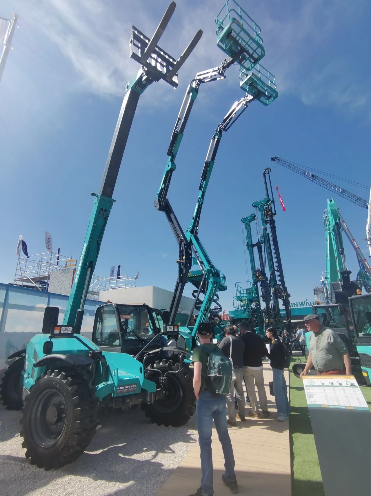 江山智能高空机械闪灼Bauma 2025！ 新能源技术与创新产品获全球瞩目