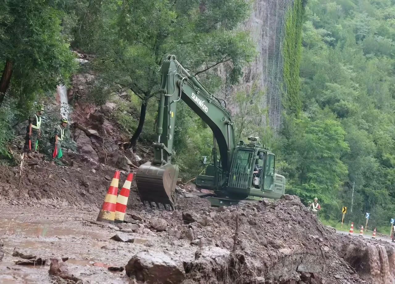 关注!江山智能应急接济设备助力武警冲锋北京暴雨抢险救灾一线!