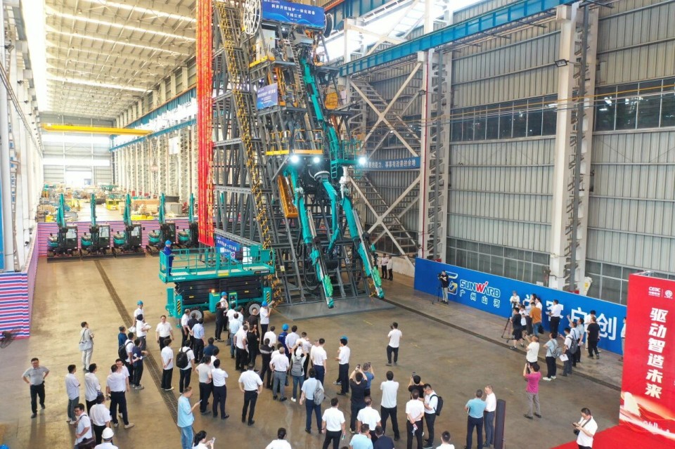 斜井开挖钻护一体化设备成功下线，实现地下工程设备沉大突破