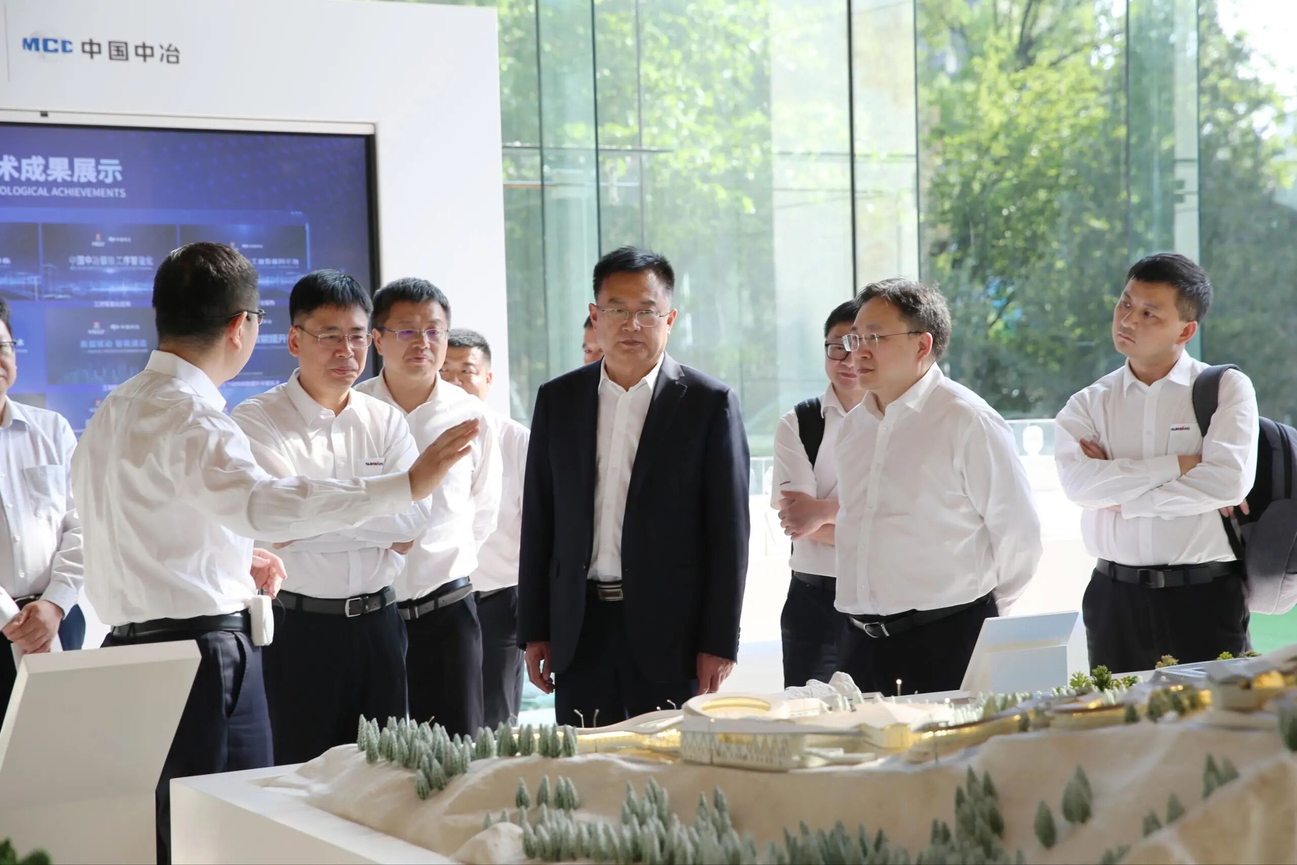 江山智能党委书记、董事长付向东率队造访中国中冶，推动构建合作共赢新标杆